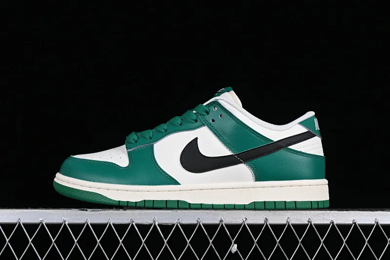 All Categories Nk SB Dunk Series Nk SB Dunk Low Low-top Sneakers Nk SB Dunk Low "Lottery" Heineken Color SB Smashed Backboard Fashion Casual Sneakers DR9654-100